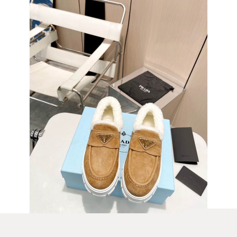 Pra*a casual shoes